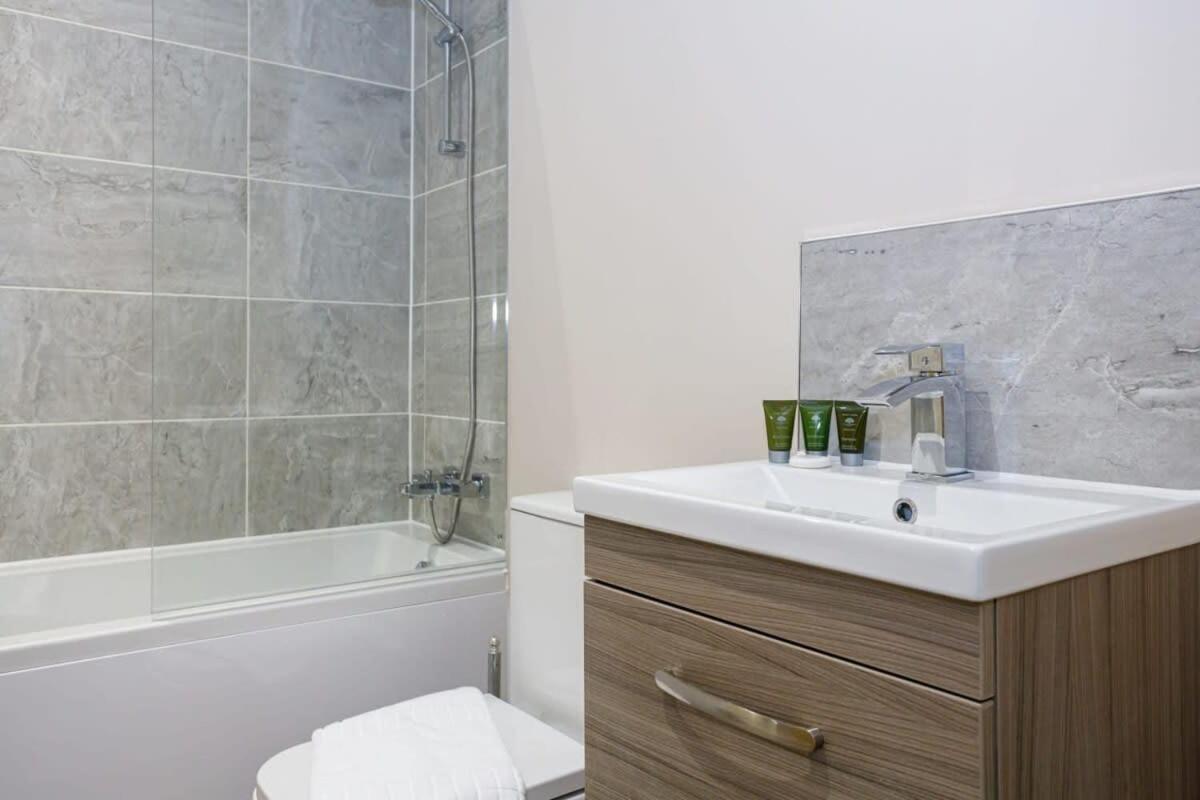 Modern And Stylish 1 Bed Apartment مانشستر المظهر الخارجي الصورة